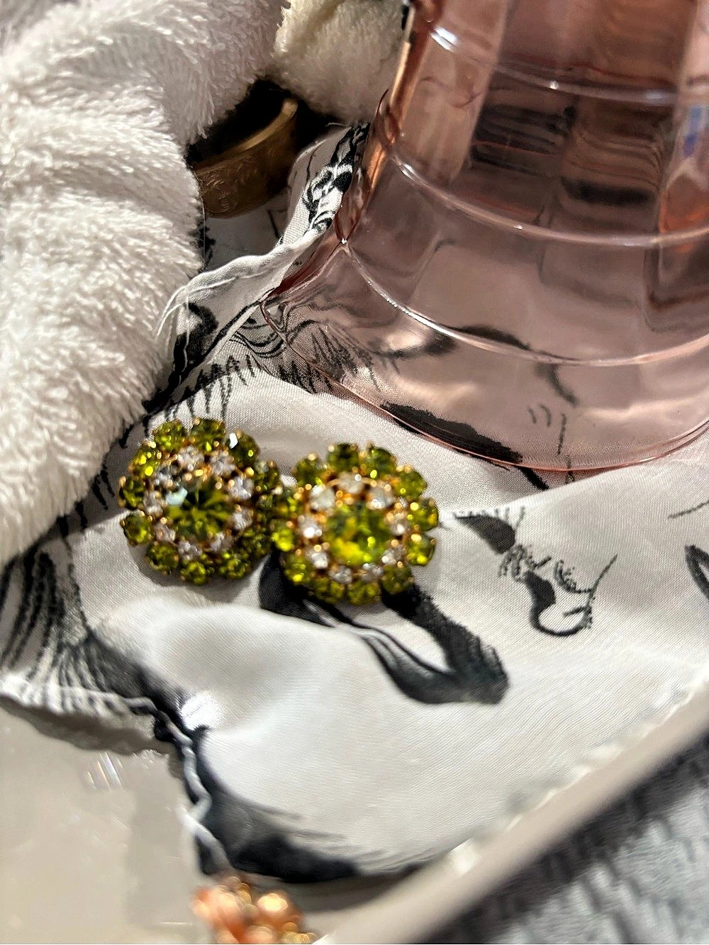 Green & Gold Cluster Earrings Like New